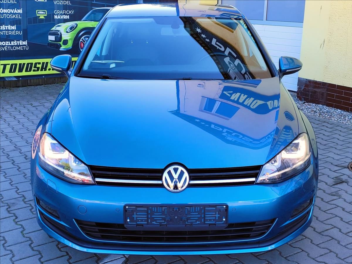 Volkswagen Golf, 1,2 CZ, VÝBAVA, SERV.KN.CEBIA - fotka 2