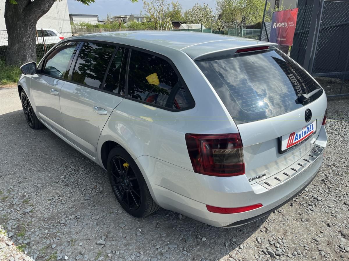 Škoda Octavia, 1,6 TDi  Výhřevy,Tempomat,ALU - fotka 3