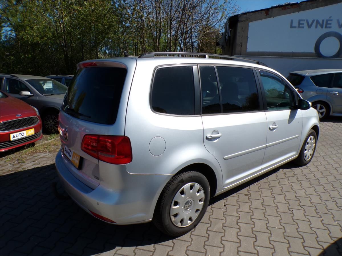 Volkswagen Touran, 1,6 TDI  DSG - fotka 5