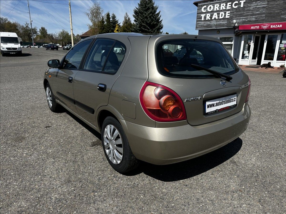 Nissan Almera, 1,5 i-AUT.KLIMA-MÁLO KM - fotka 3