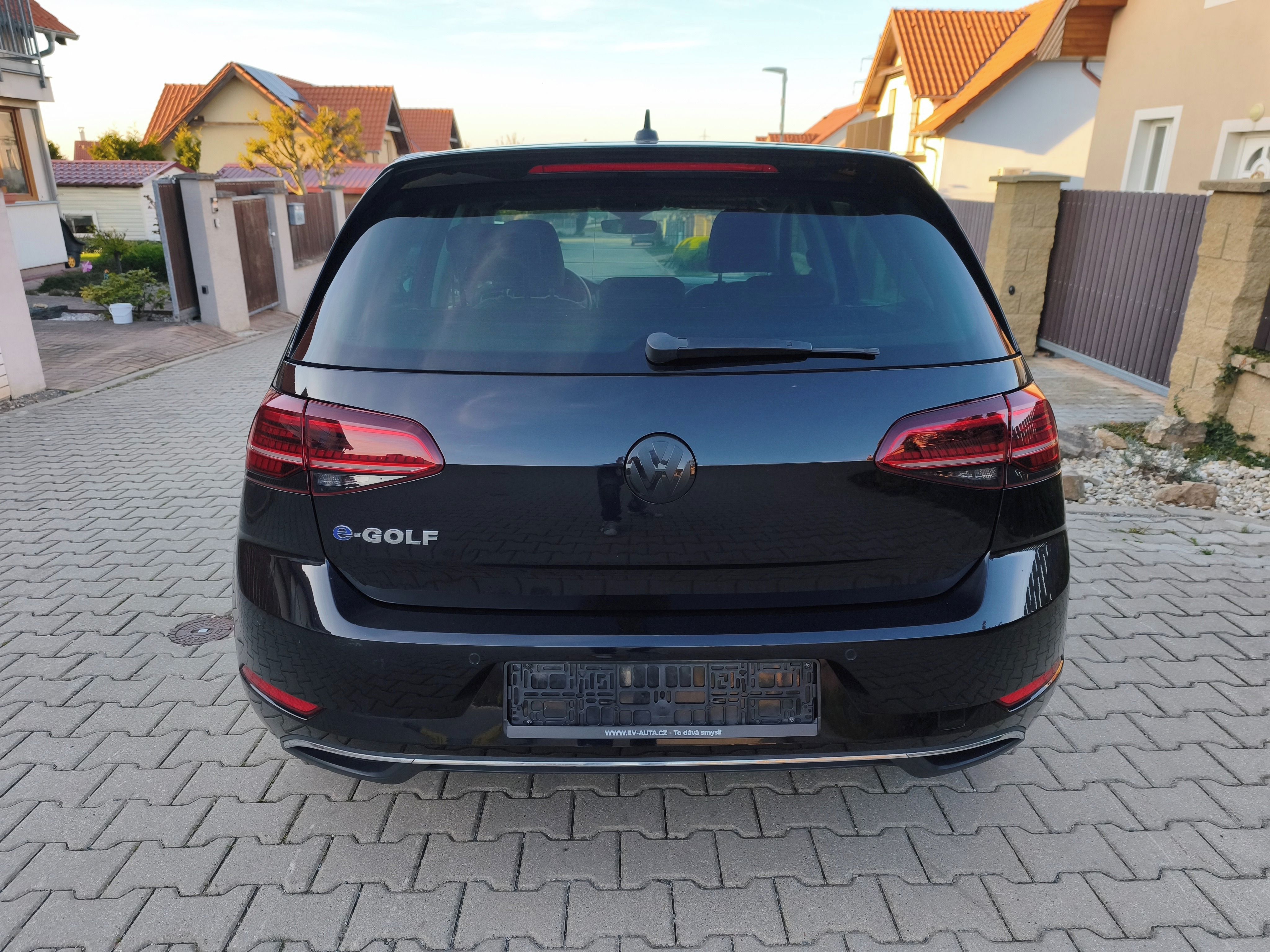 Volkswagen e-Golf, TČ*ACC*Kůže*Výhřev*kamera*keyl - fotka 4