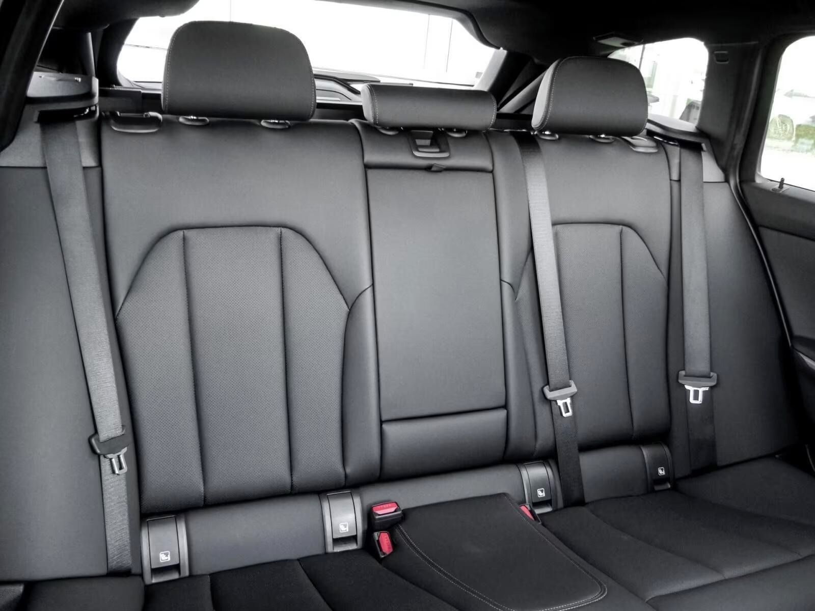 BMW Řada 3, 320d xDrive Touring M Sport - fotka 5