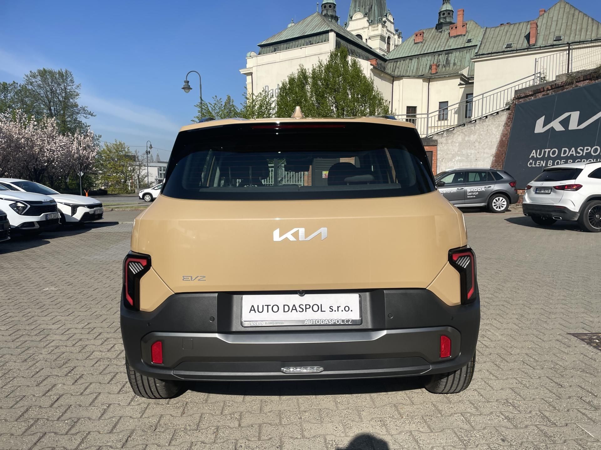 Kia, EARTH 4P 108kW + 42,2KWh - fotka 4