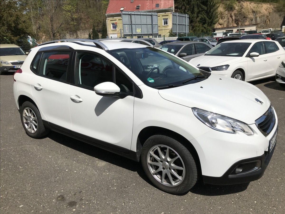 Peugeot 2008, 1,2 PT 60kW - fotka 3