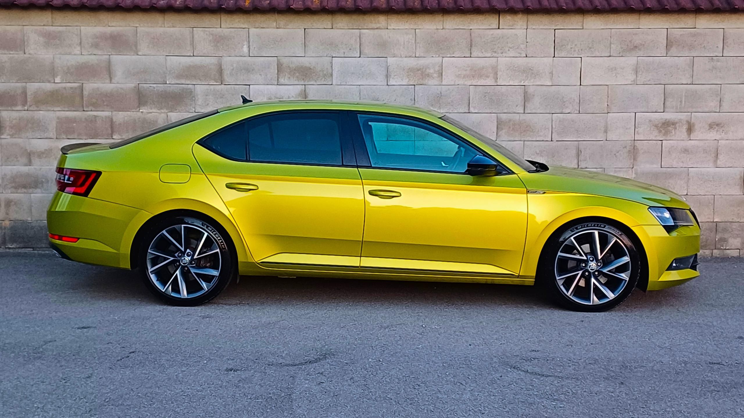 Škoda Superb, 140kW TDI 4x4 SPORTLINE - fotka 3