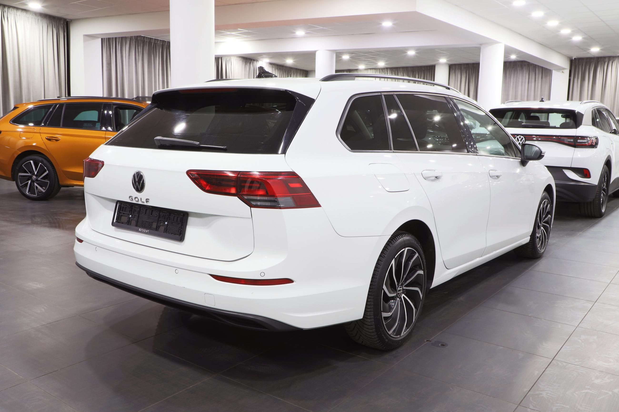 Volkswagen Golf Variant, Golf 8 Variant 1.5 TSI 96kW / - fotka 3