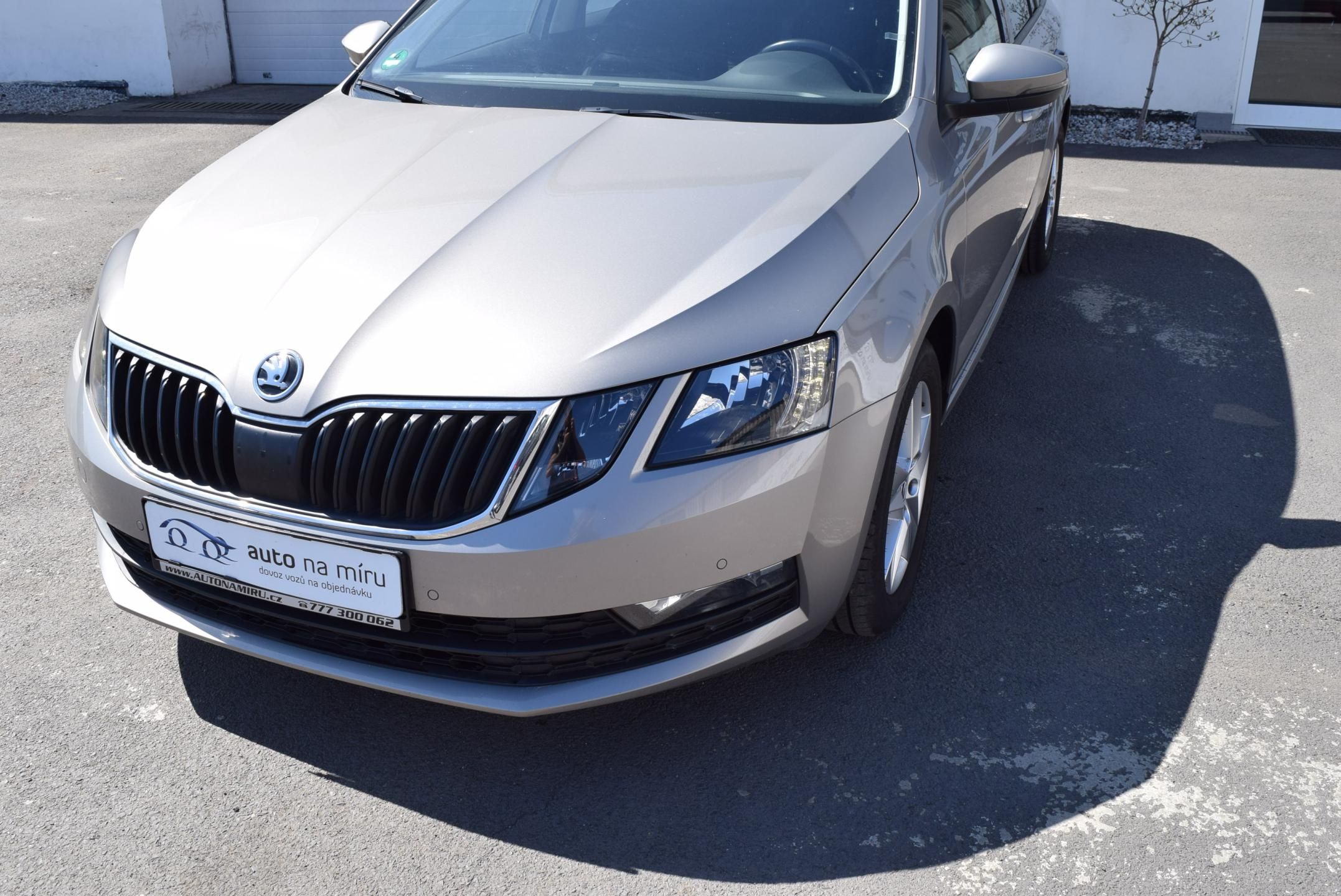 Škoda Octavia, 1.5TSI 110kw AMBI VÝHŘEV NAVI - fotka 2