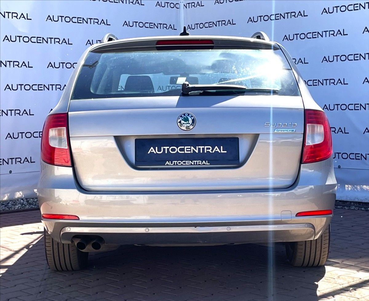Škoda Superb, 1,6 TDi,77kW - fotka 5