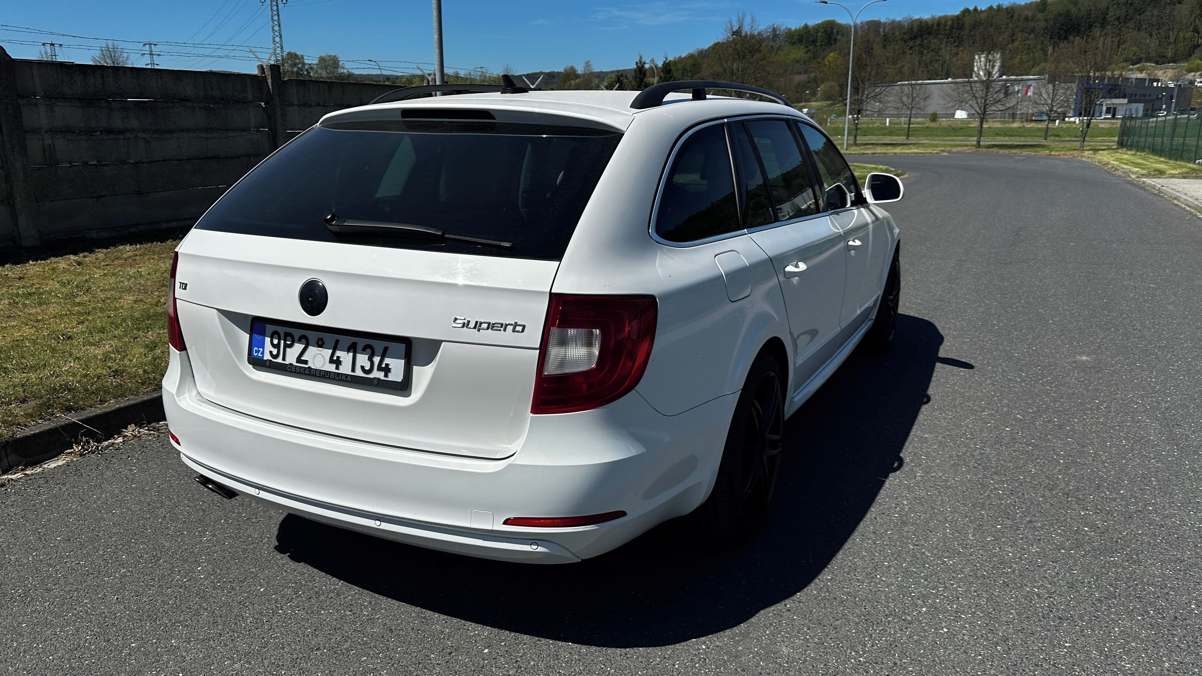 Škoda Superb, 2.0 TDI - fotka 5