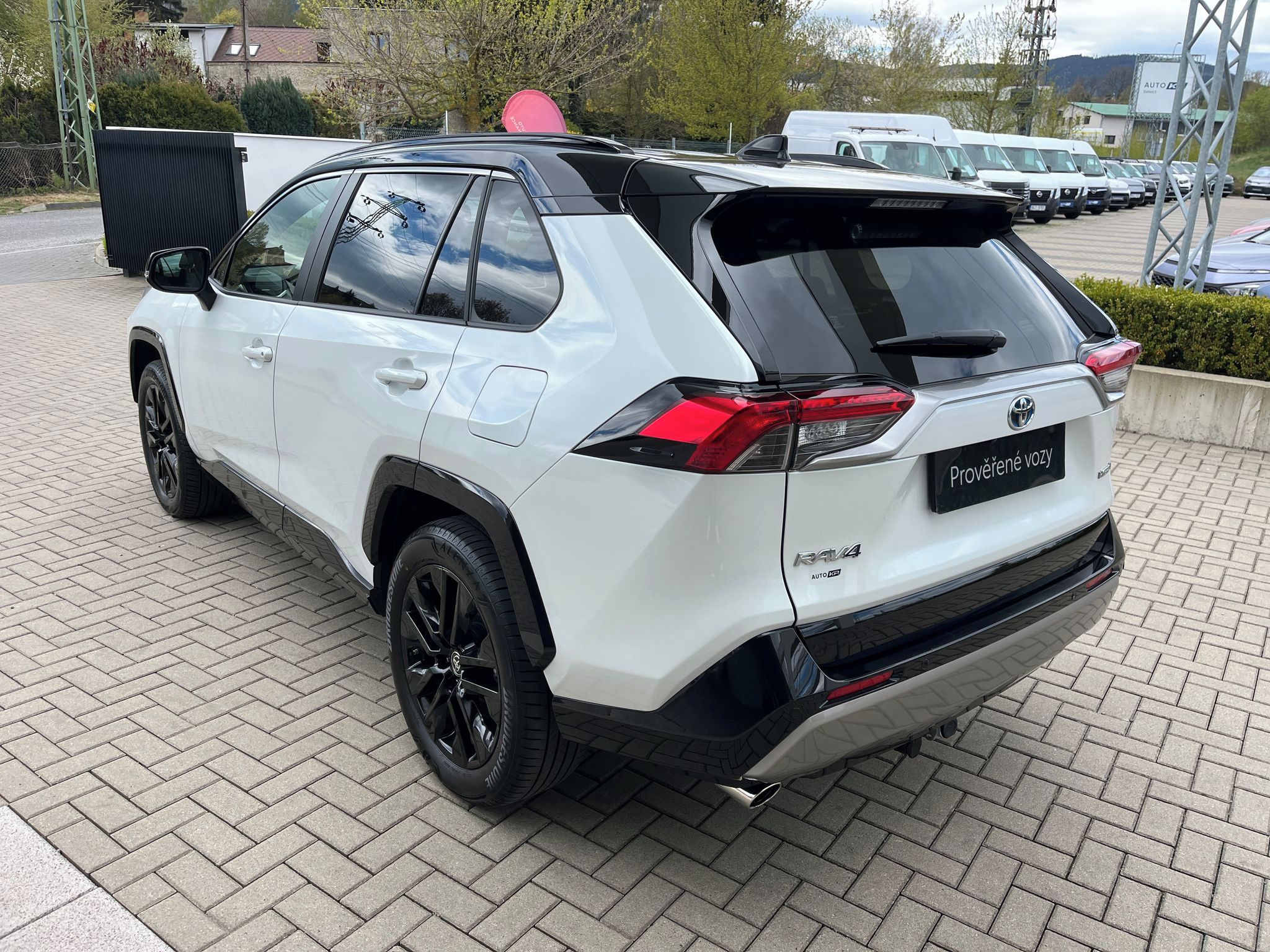Toyota Rav4, 2.5 Hybrid e-CVT 4WD Selection - fotka 4
