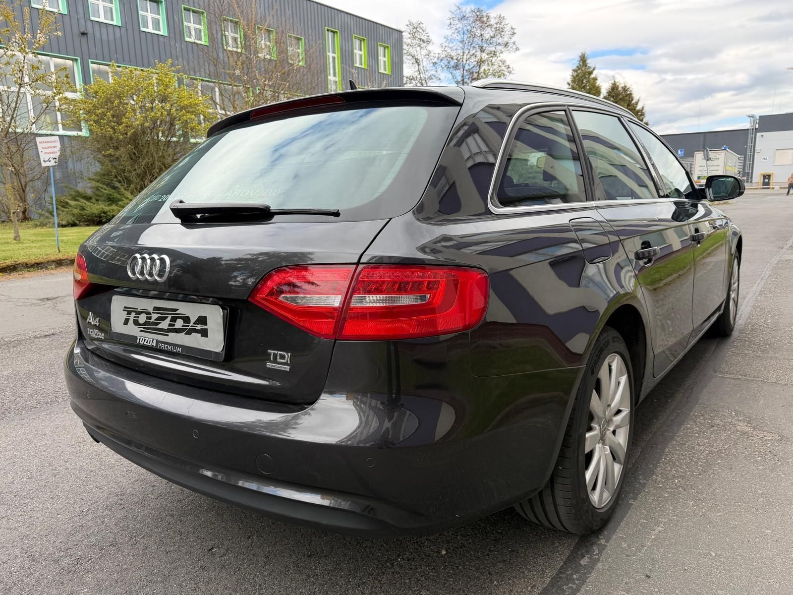 Audi A4, 2,0 TDi Quattro /1.maj./ ČR / - fotka 5