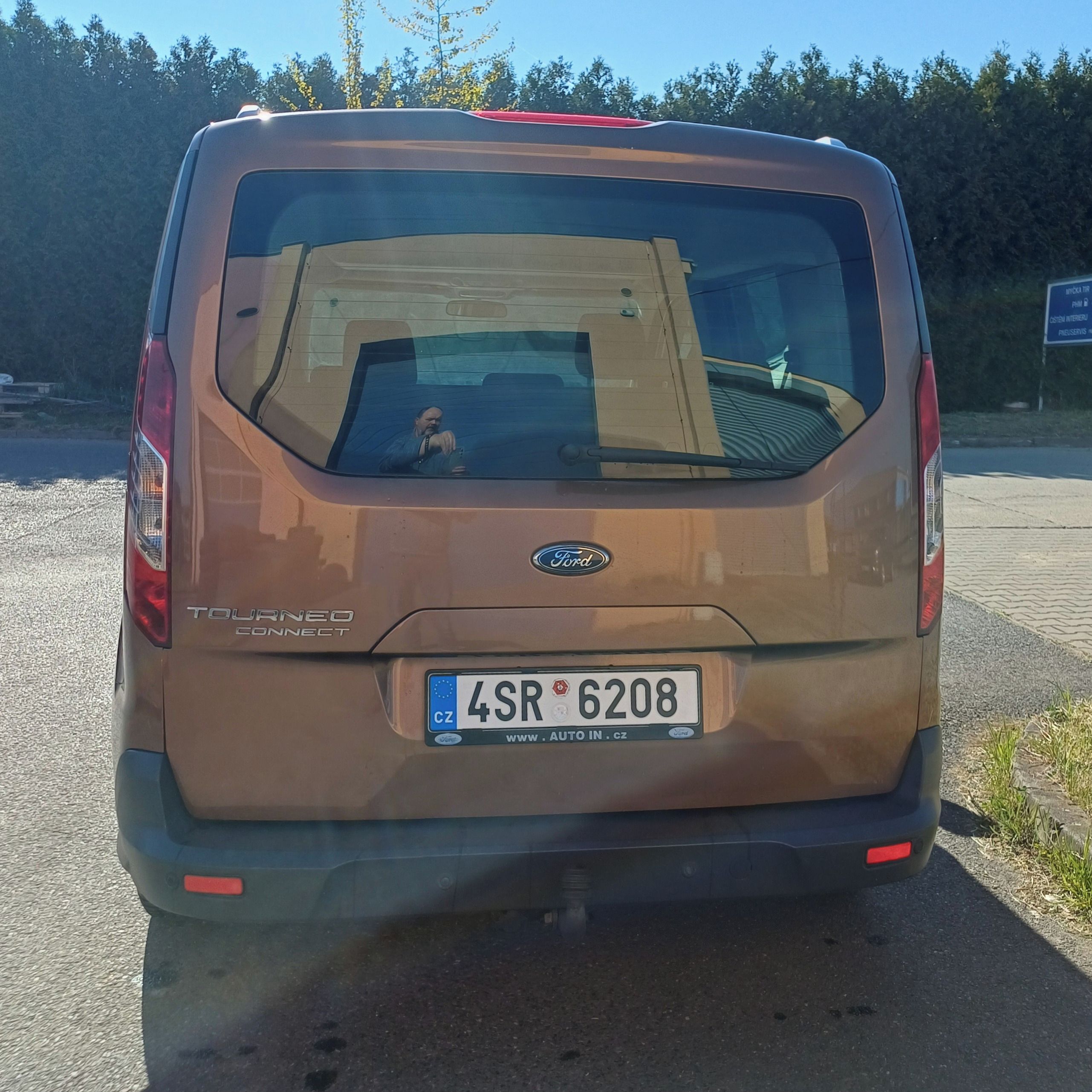 Ford Tourneo Connect, 1.0, 74 KW, ECOBOST, - fotka 4