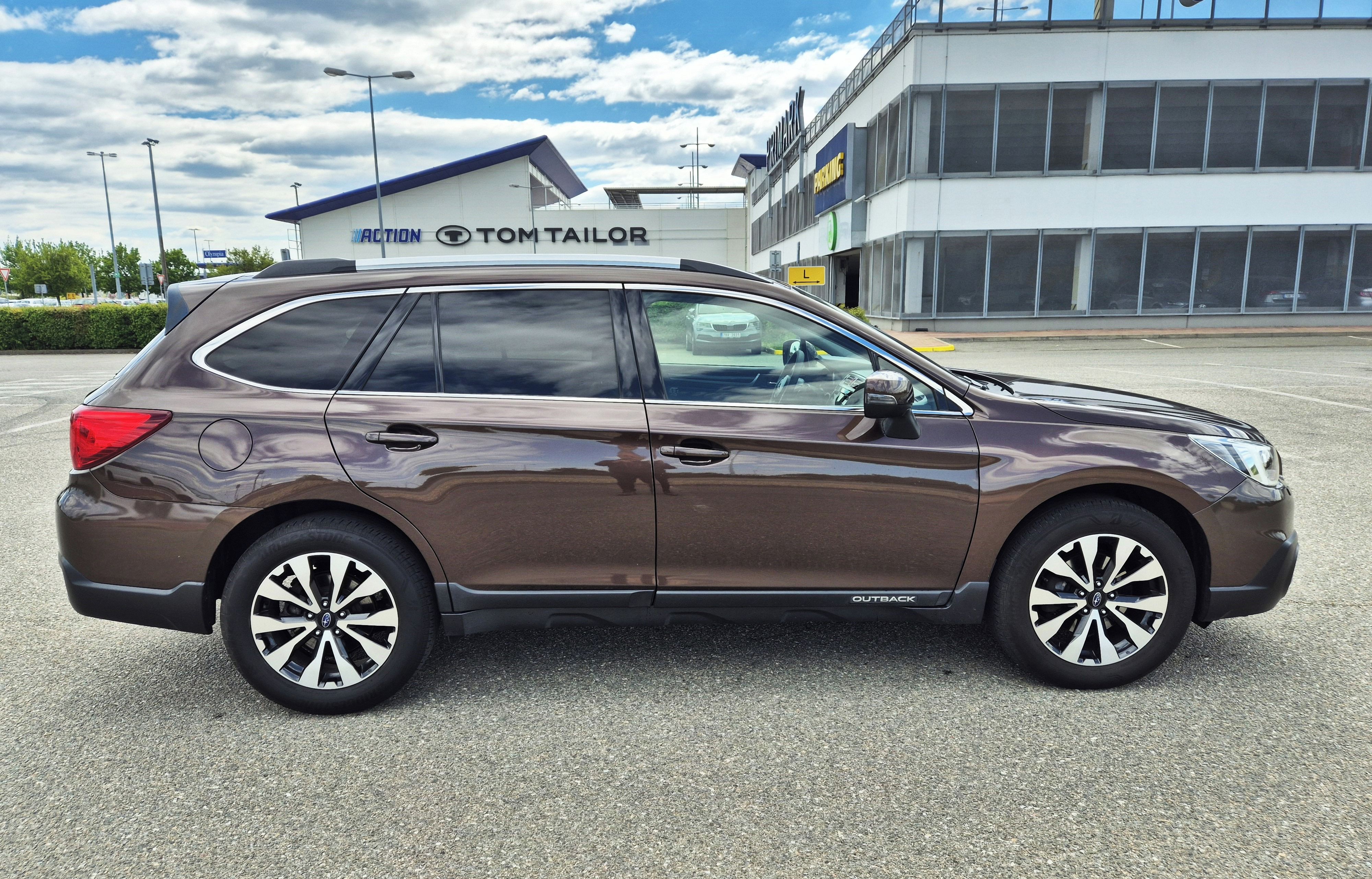 Subaru Outback, 2.5 1MAJITEL LED FULL SERVISKA - fotka 4