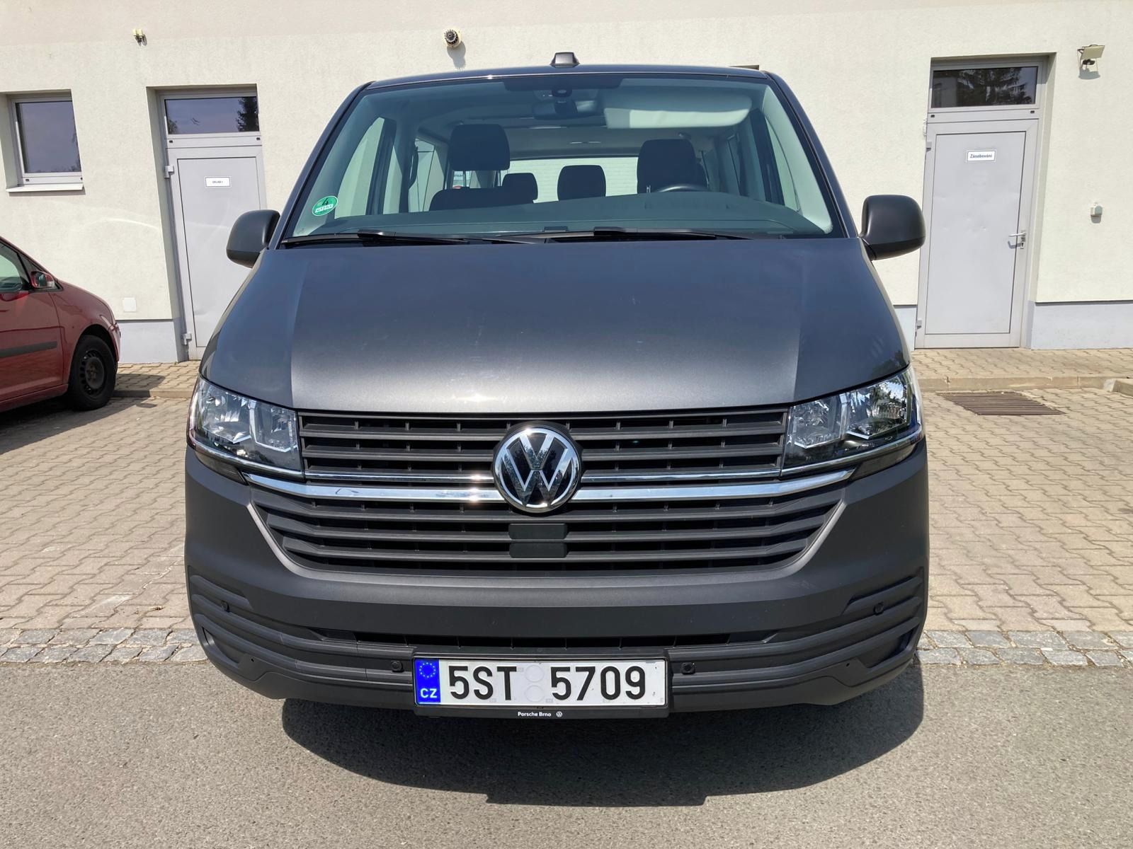 Volkswagen Caravelle, 6.1 TL TDI DR 9 míst - fotka 2