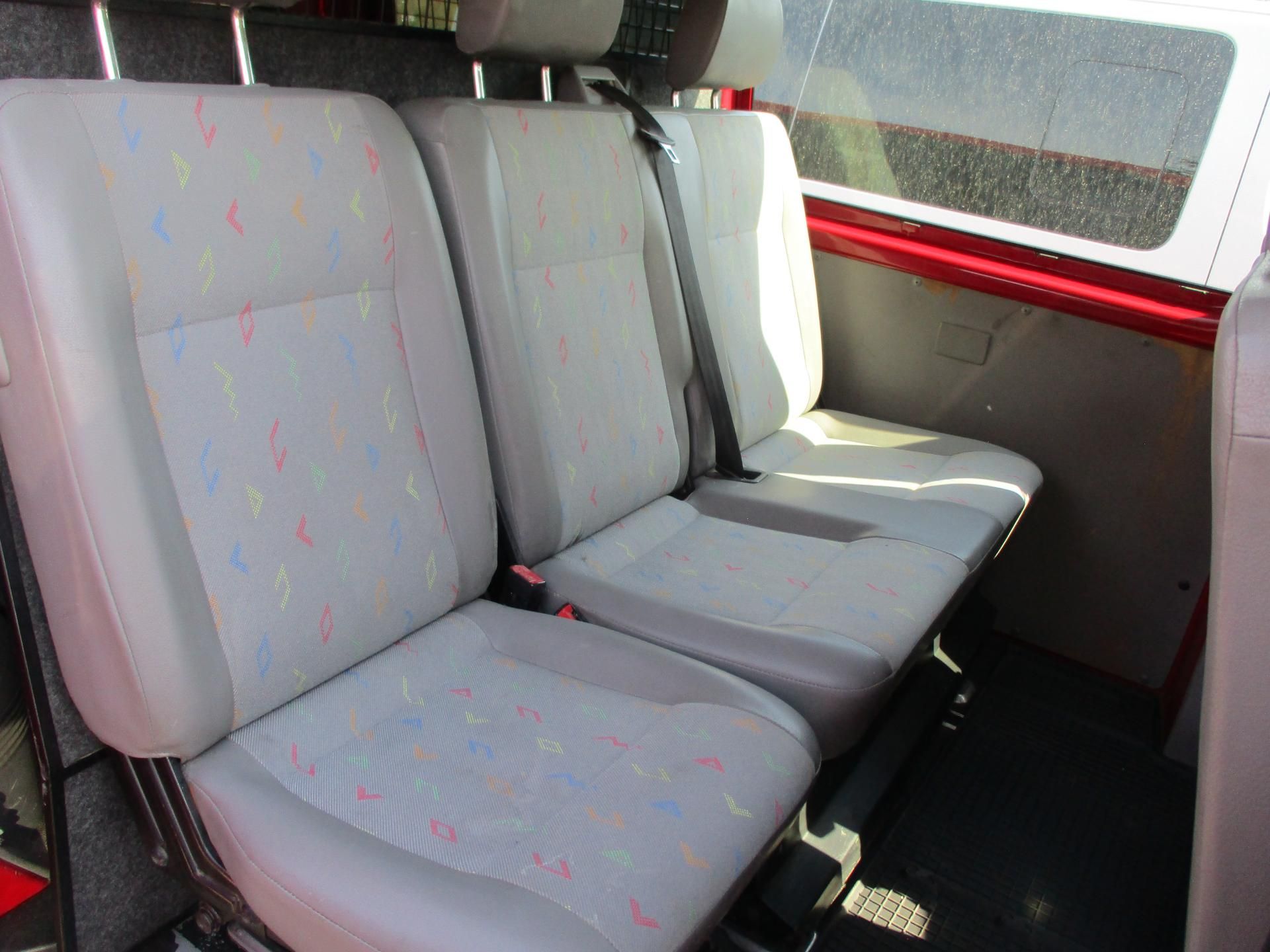 Volkswagen Transporter, 2,5 TDi servis doložen - fotka 6