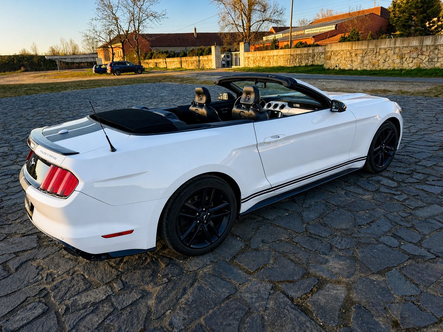 Ford Mustang, Cabrio 2.3L, Roush, 2016 - fotka 4