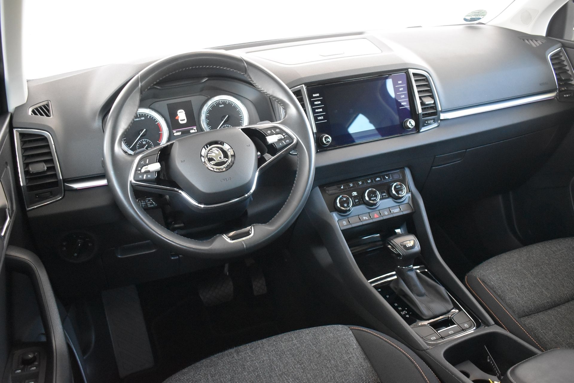 Škoda Karoq, 1.5TSI 110kW DSG, LED,Clever - fotka 5