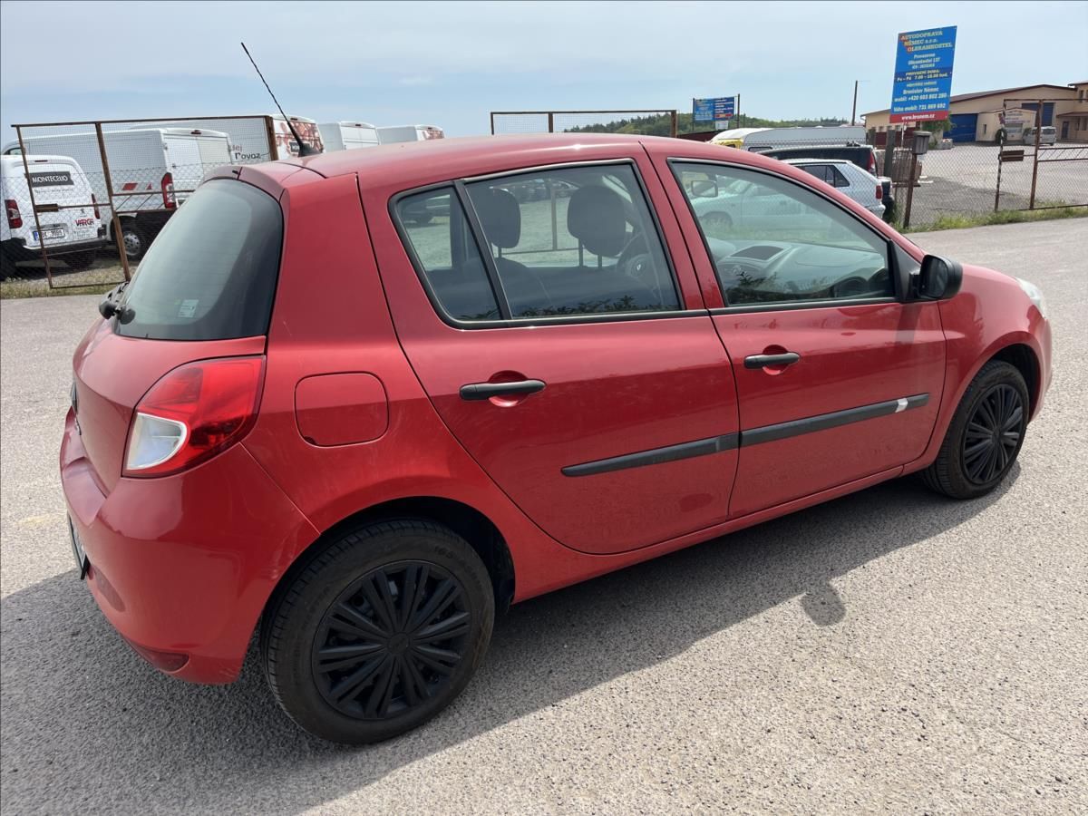 Renault Clio, 1,2 i 48 KW ČR  STK 11/27 - fotka 5