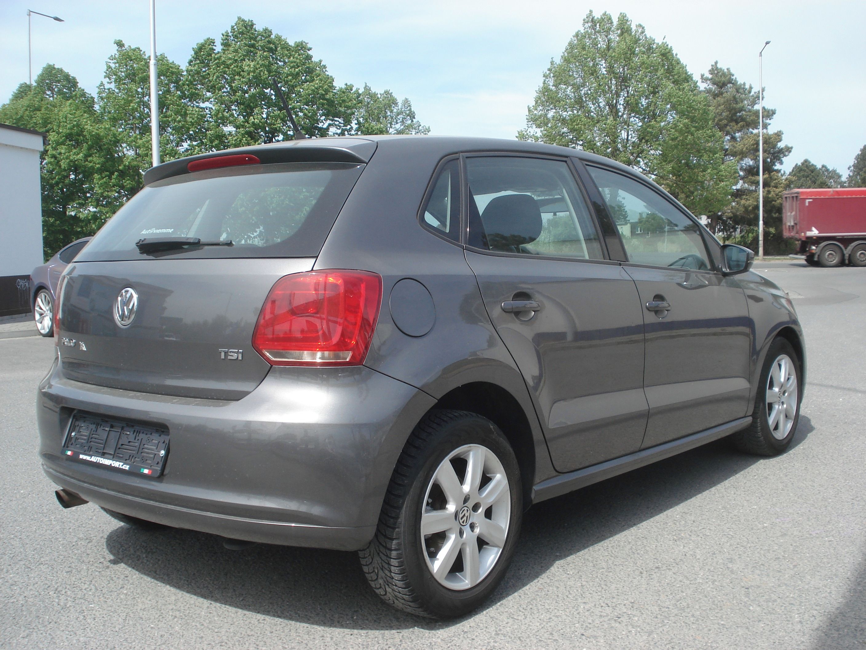 Volkswagen Polo, 1.2 TSi  1. Majitel - fotka 4