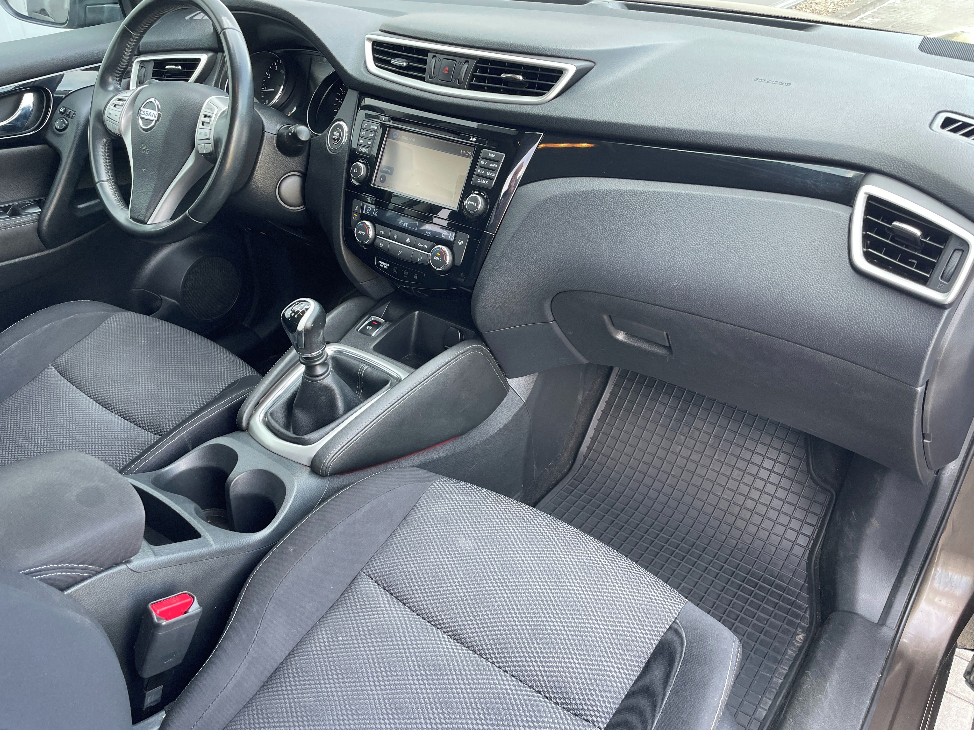 Nissan Qashqai, 1,2 DIG-T 85kW Nové ČR 2.Maj - fotka 6