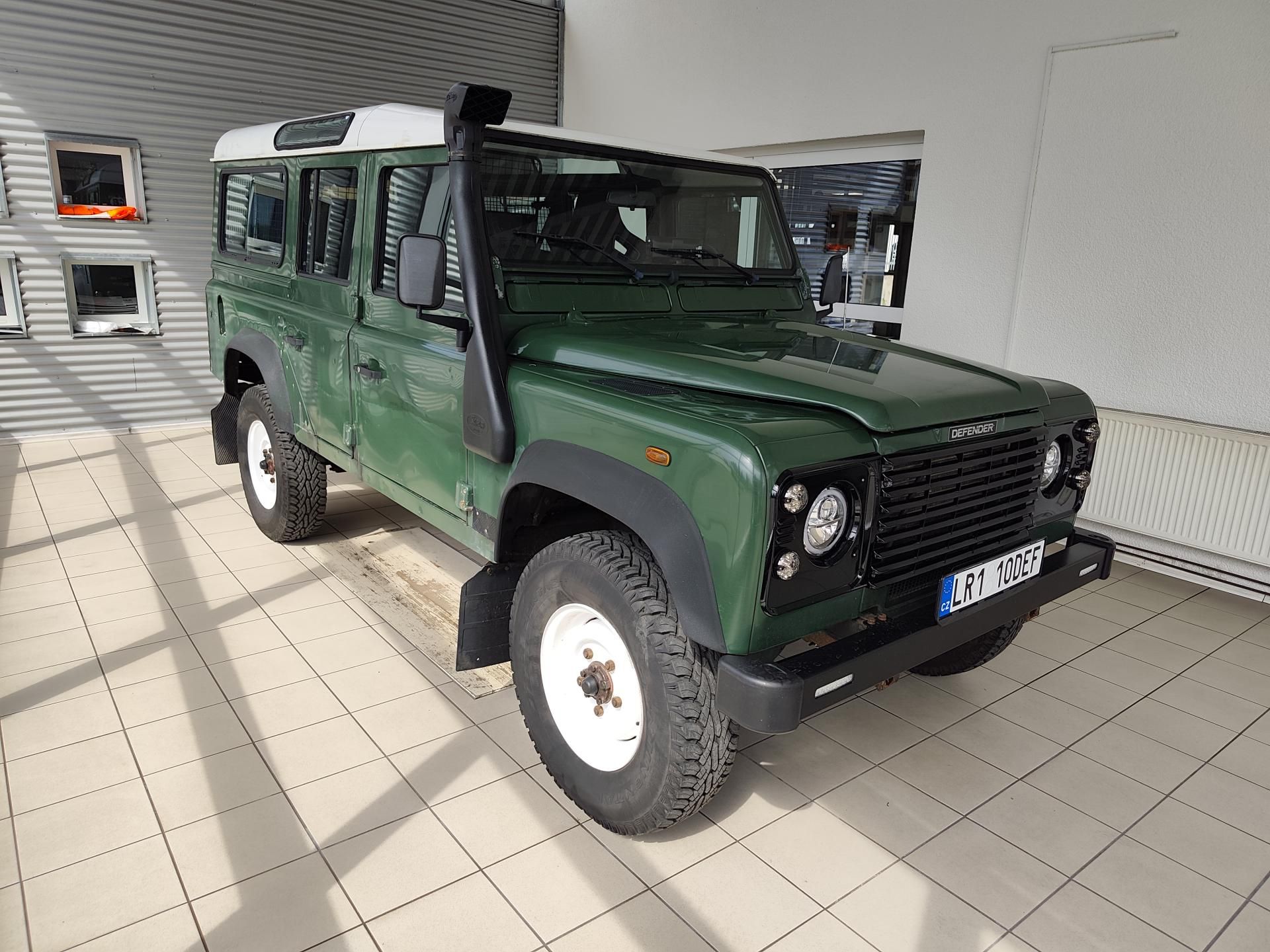 Land Rover Defender, 110 TD5 9S - fotka 5