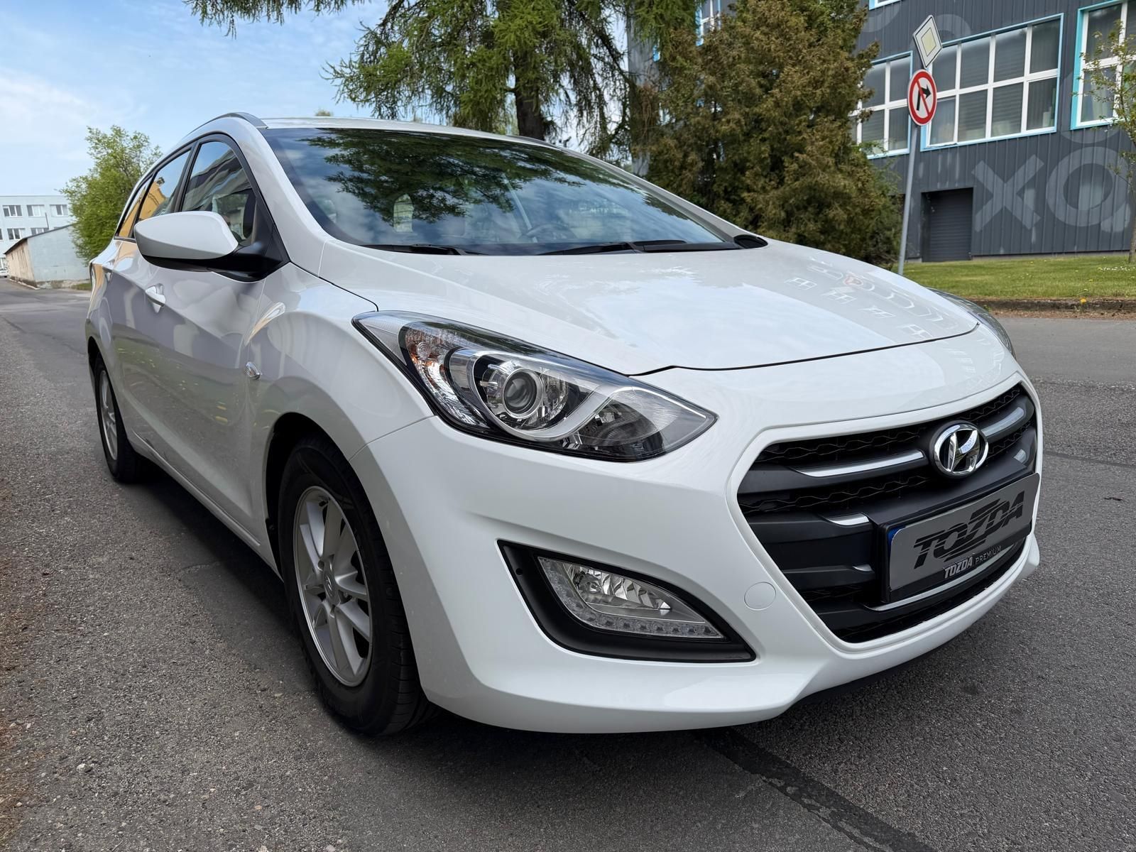 Hyundai i30, 1,6 GDi /DPH/servis/1.maj./ - fotka 6