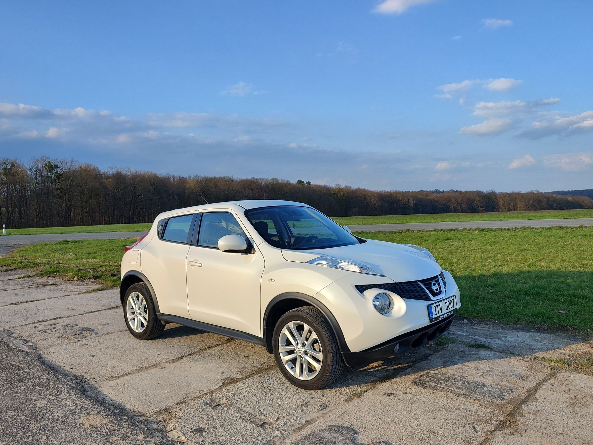 Nissan Juke, 1,6 CVT Acenta - fotka 5