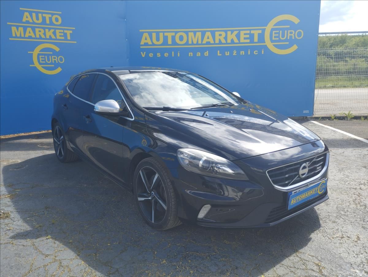 Volvo V40, 2,0 D3 110KW R-DESING, PANORAM - fotka 3