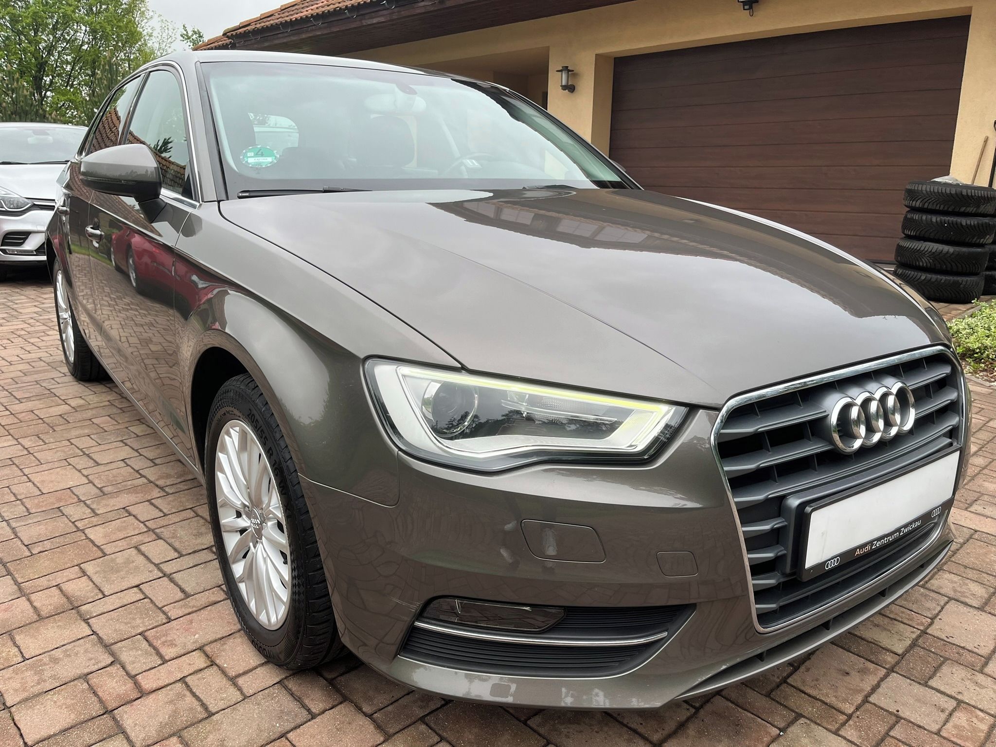 Audi A3, 1.4 TFSI Xenon Tempomat - fotka 2