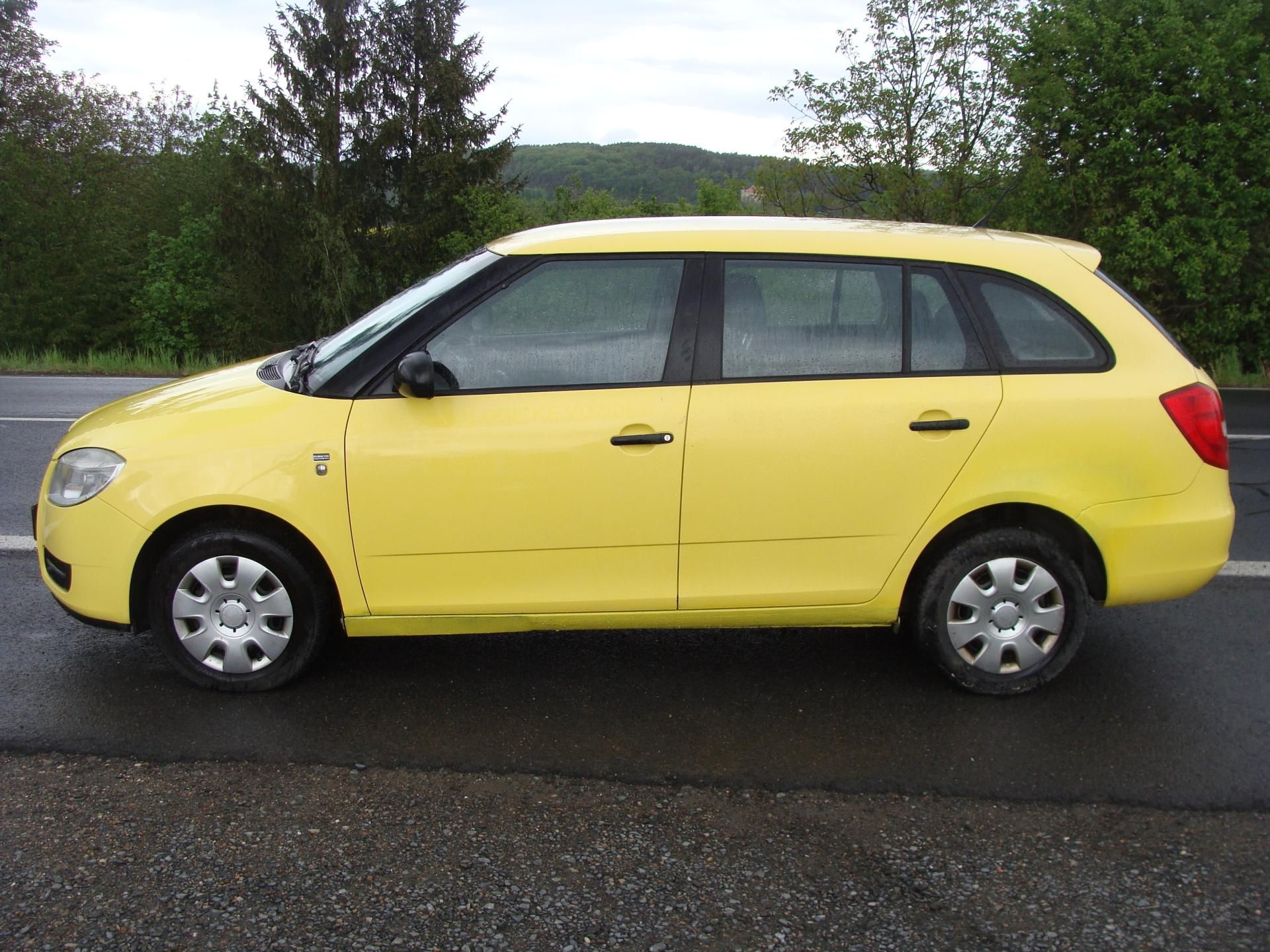 Škoda Fabia, 1.2 HTp, 51 kW, klima - fotka 2