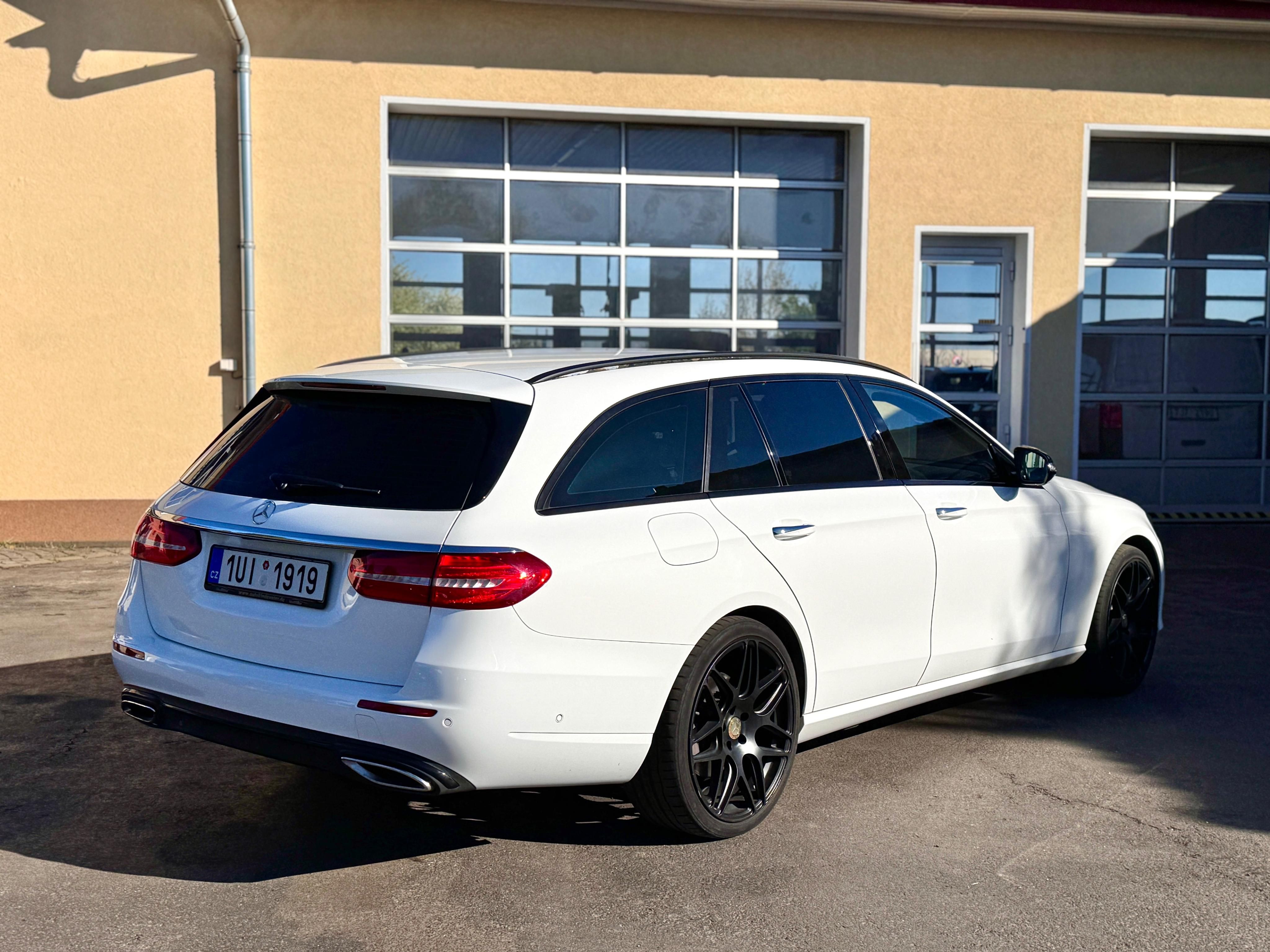 Mercedes-Benz Třídy E, 350d, 3.0 V6 - fotka 6