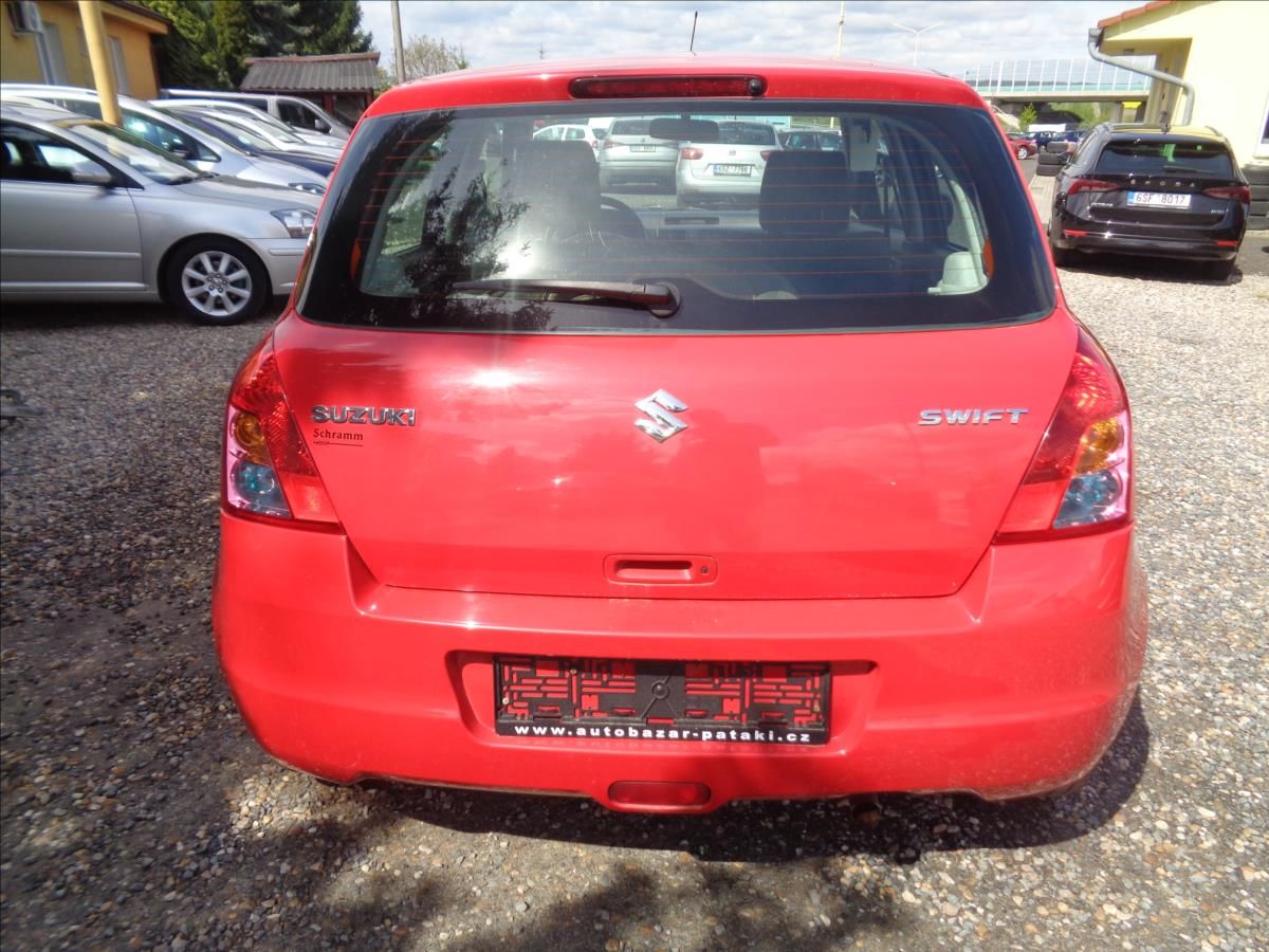 Suzuki Swift, 1,3 - fotka 6