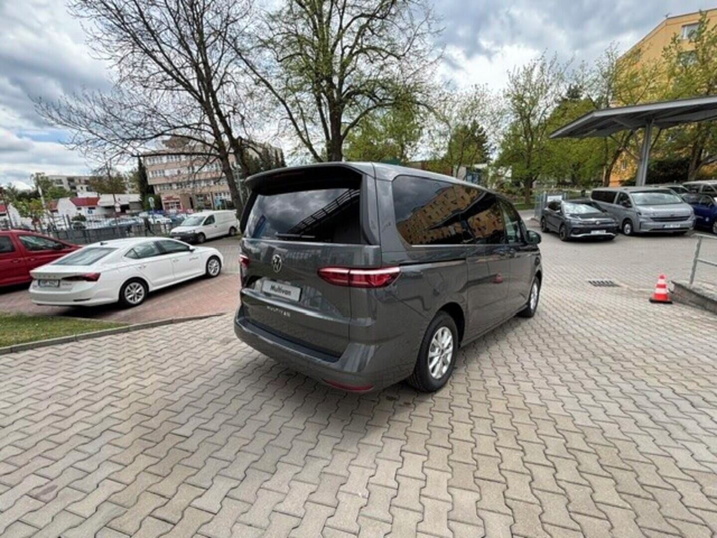 Volkswagen Multivan, Long Life 2,0 TDI 110 kW - fotka 4