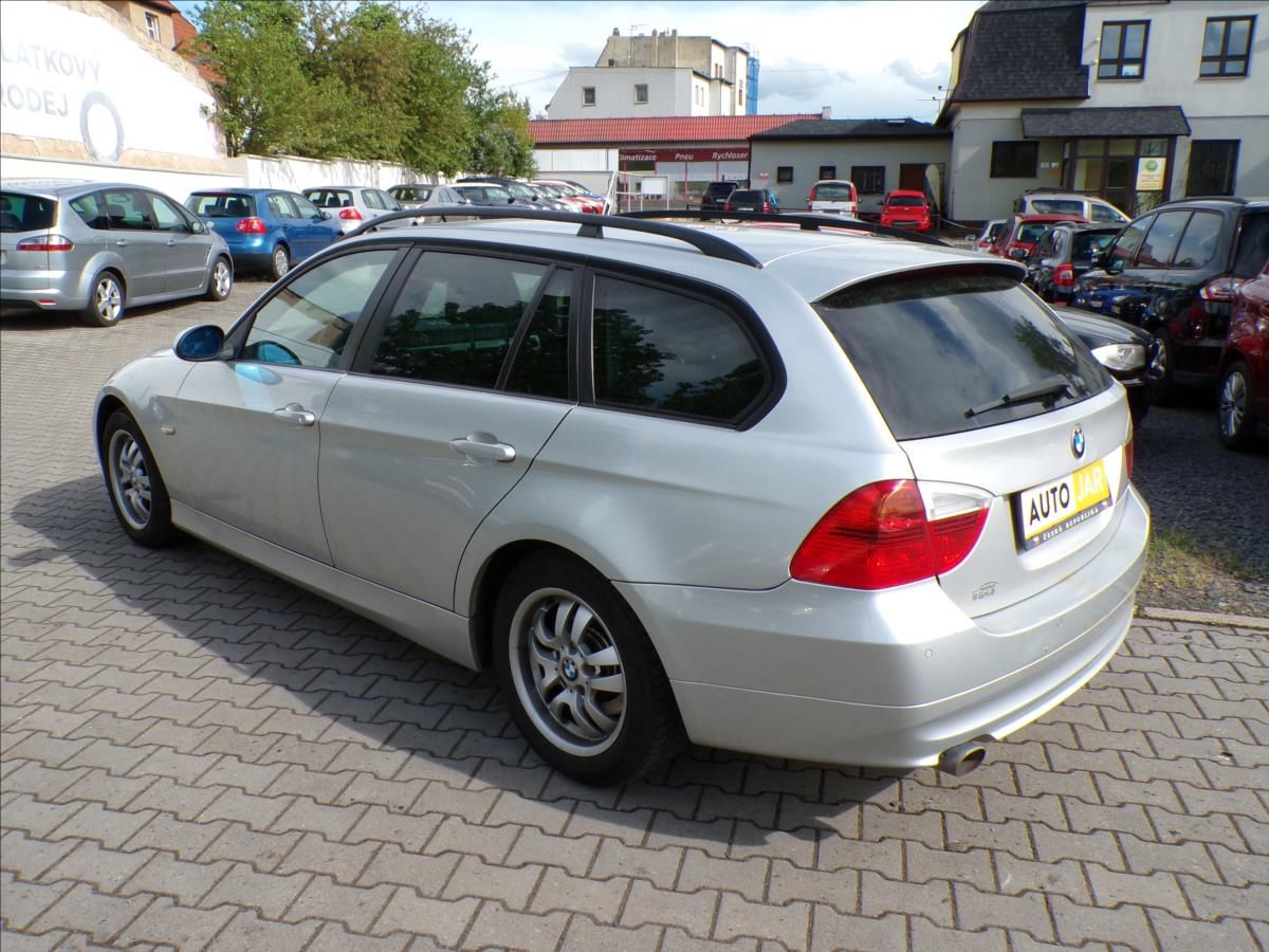 BMW Řada 3, 2,0 318D  XENONY - fotka 6