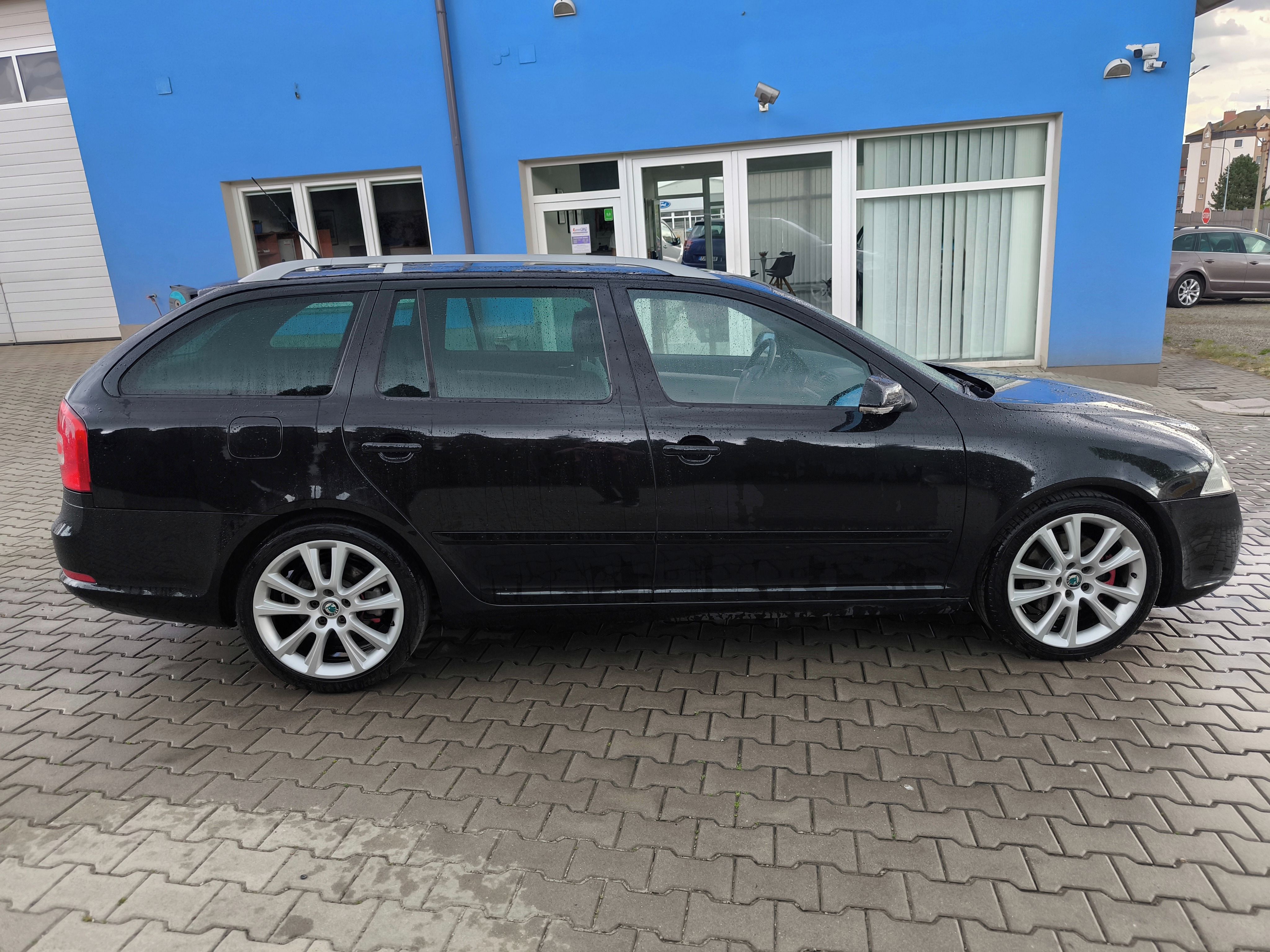 Škoda Octavia, 2.0 TDi RS - fotka 4