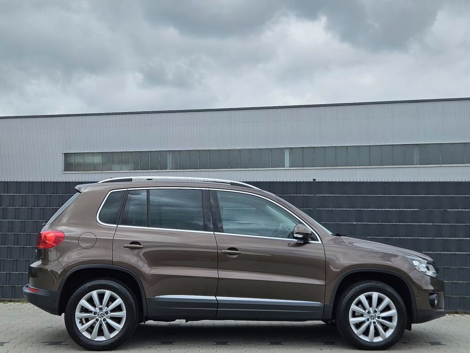 Volkswagen Tiguan, 4X4 DSG ZÁRUKA 1 ROK - fotka 4