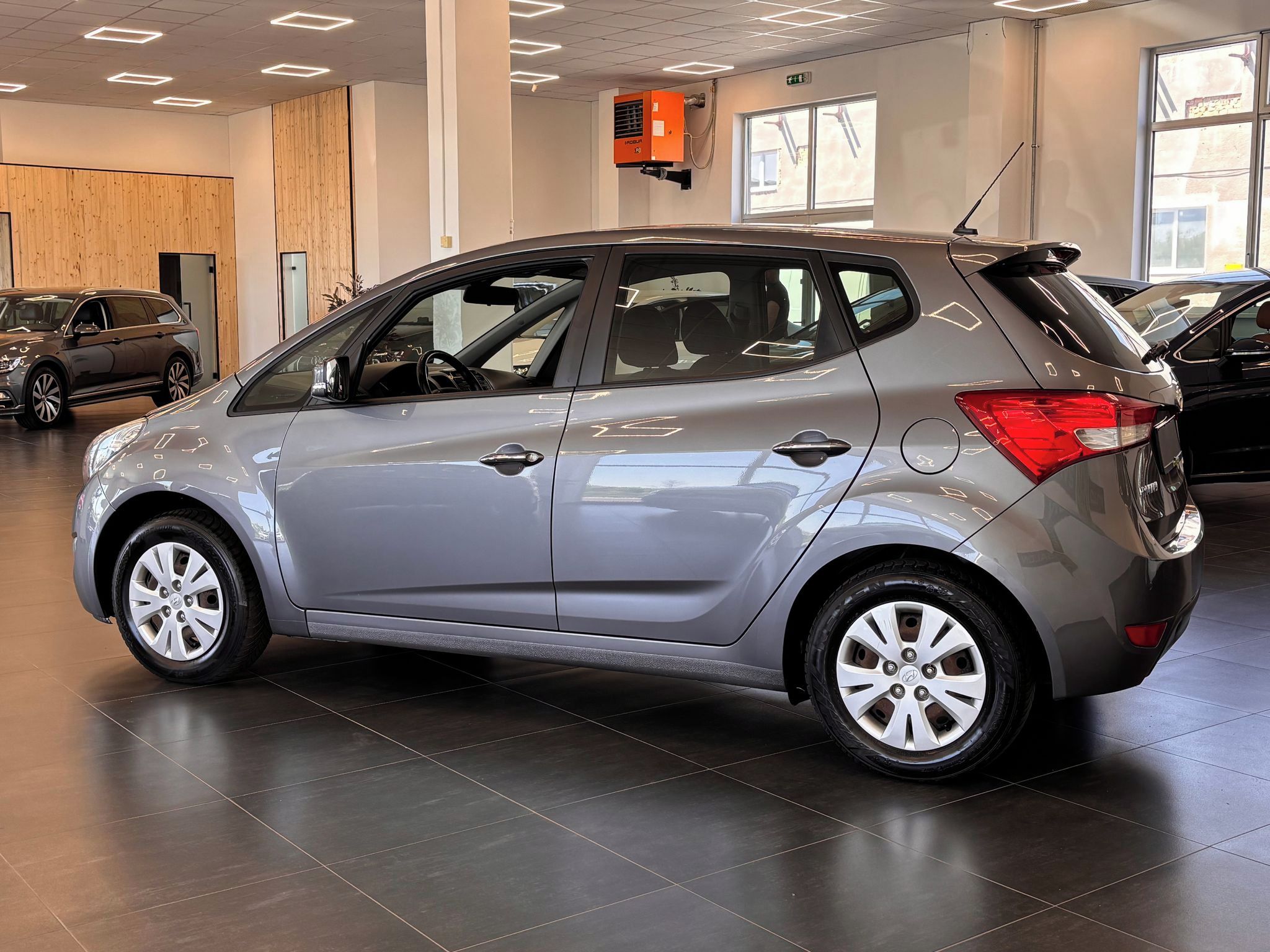Hyundai ix20, 1,6 CVVT 92 kW - fotka 4