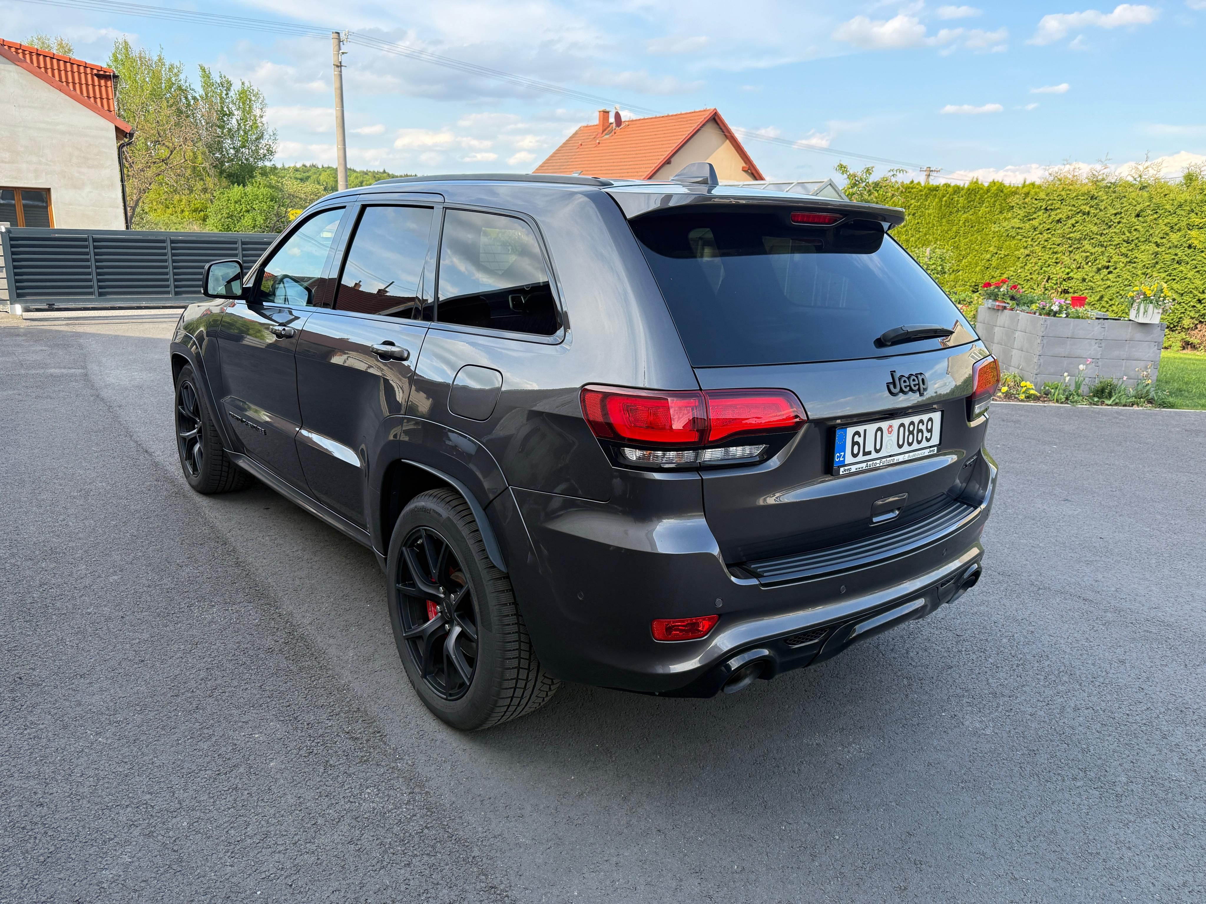 Jeep Grand Cherokee, 6.4 SRT, původ ČR, SERVIS - fotka 3