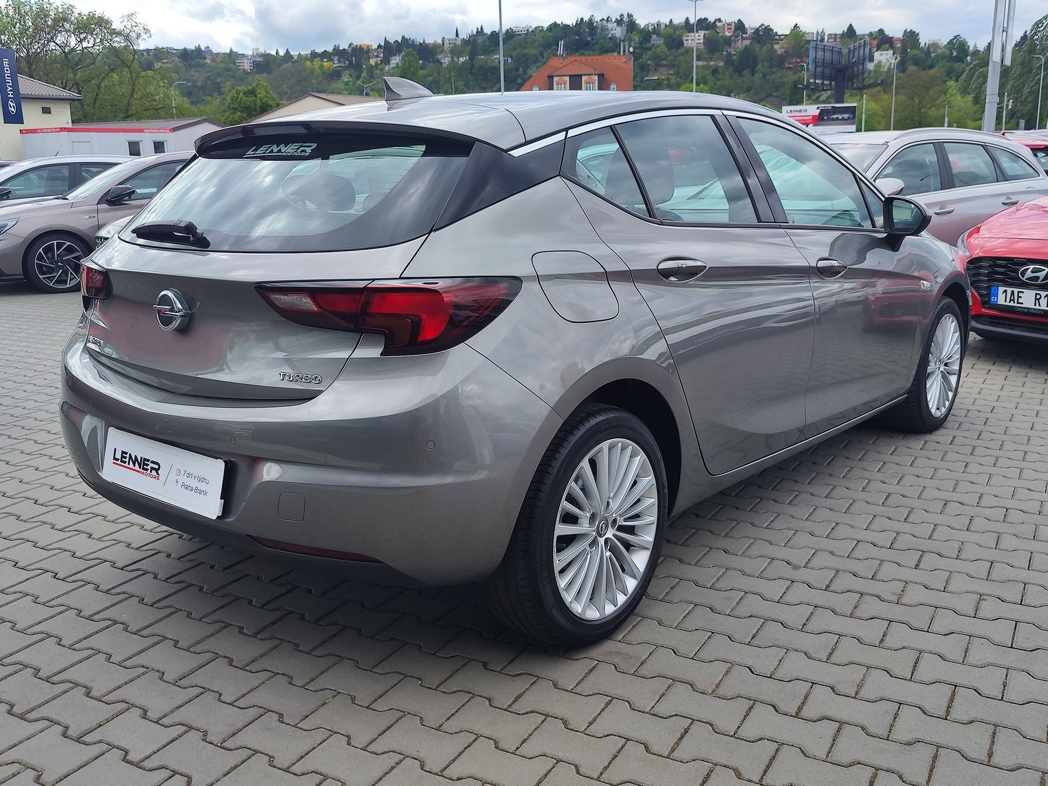 Opel Astra, 1.2 Turbo/92kW Dynamic - fotka 5