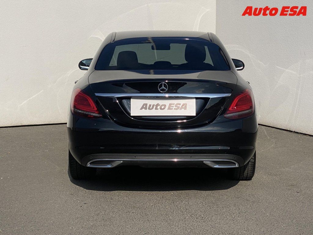 Mercedes-Benz Třídy C, 1.6i - fotka 5