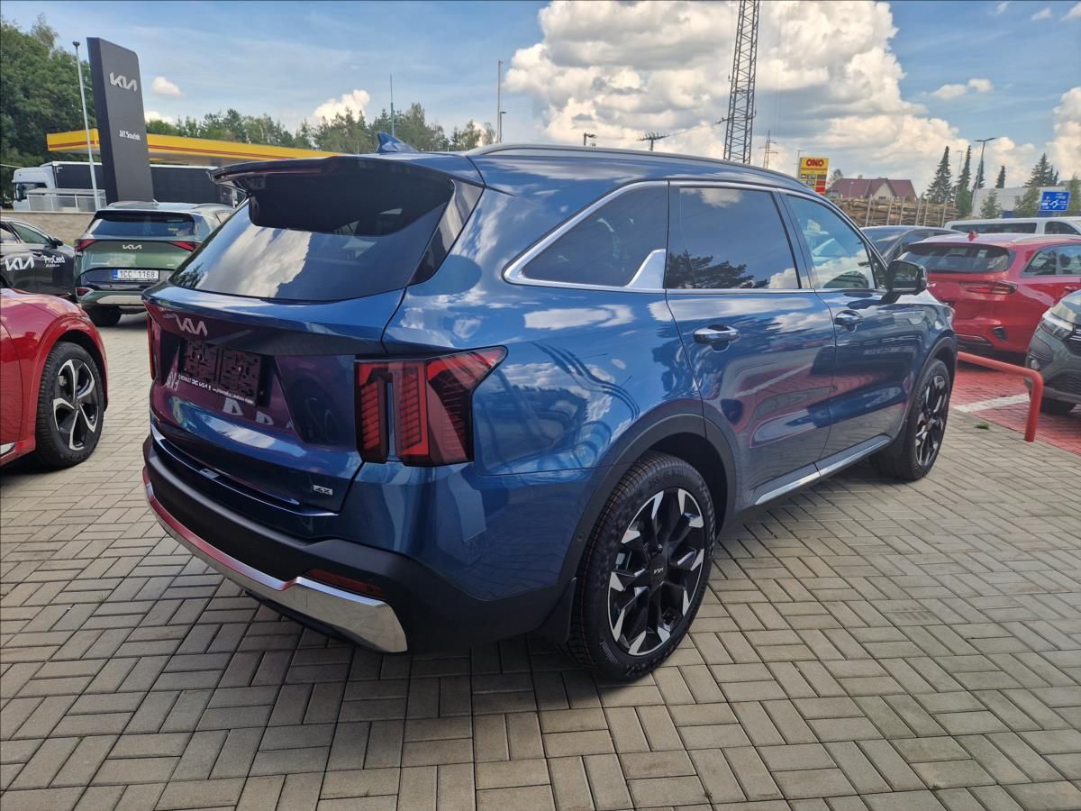 Kia Sorento, 2,2  CRDI TOP + NAPPA 4X4 8DCT - fotka 4