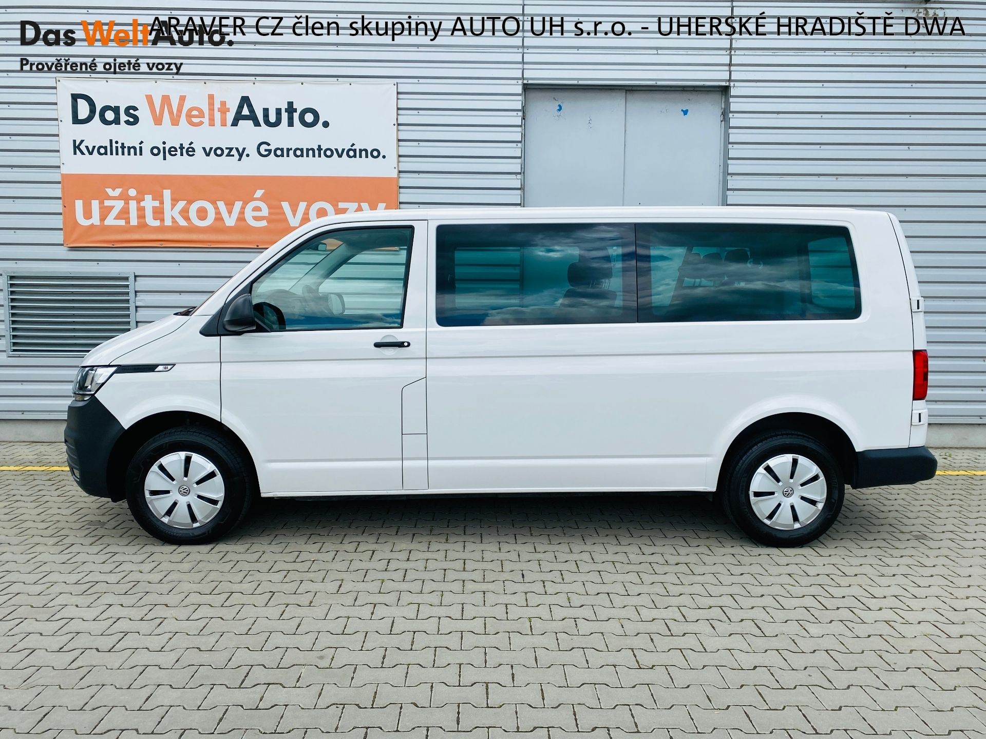 Volkswagen Transporter, 2.0 TDI 110kW 9 Míst Long - fotka 3