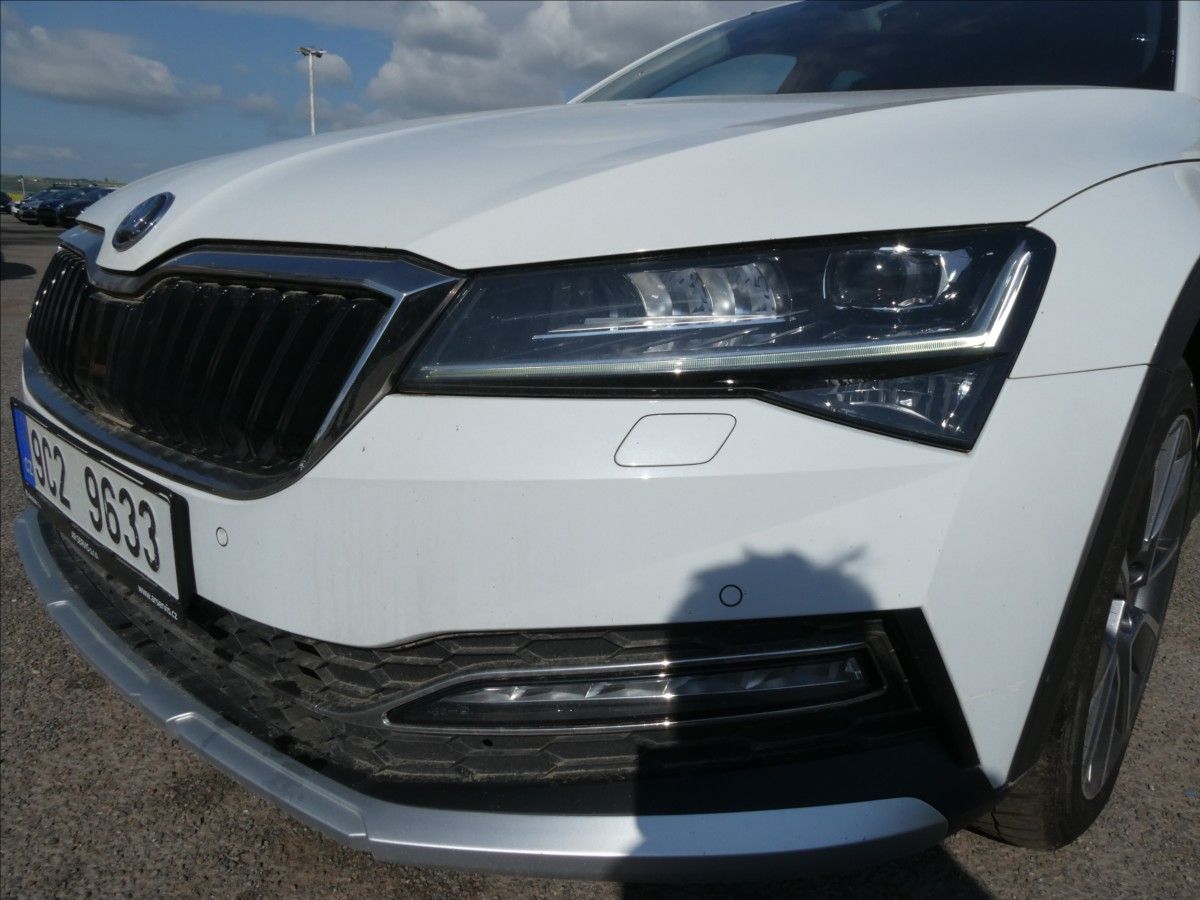 Škoda Superb, 2,0 TDi 147kW SCOUT,DSG,4x4,DP - fotka 4