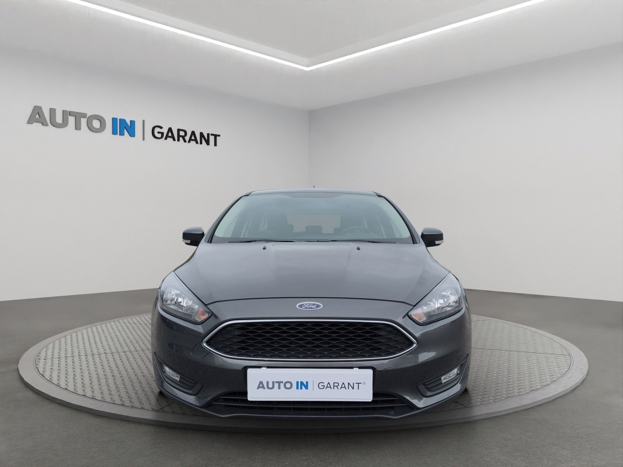 Ford Focus, 1.0 92 kW, ČR,1MAJ,Winter Sada - fotka 2