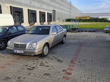 Mercedes-Benz E280 V6 Elegance