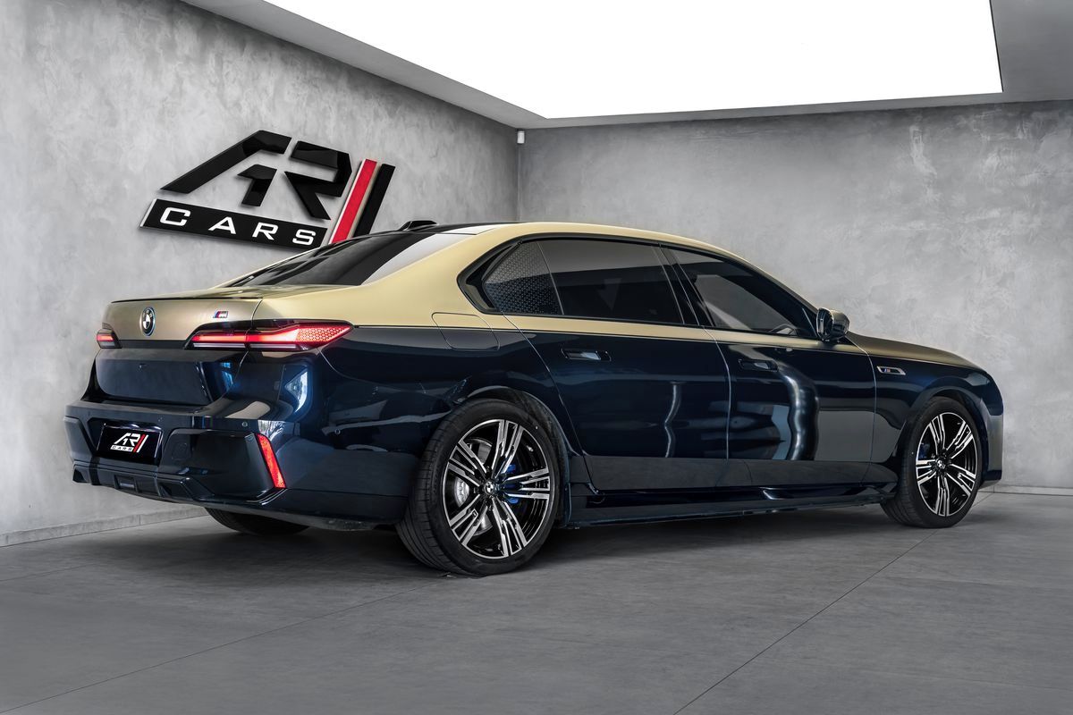 BMW, 60 M-Sport Individual Theatre - fotka 5