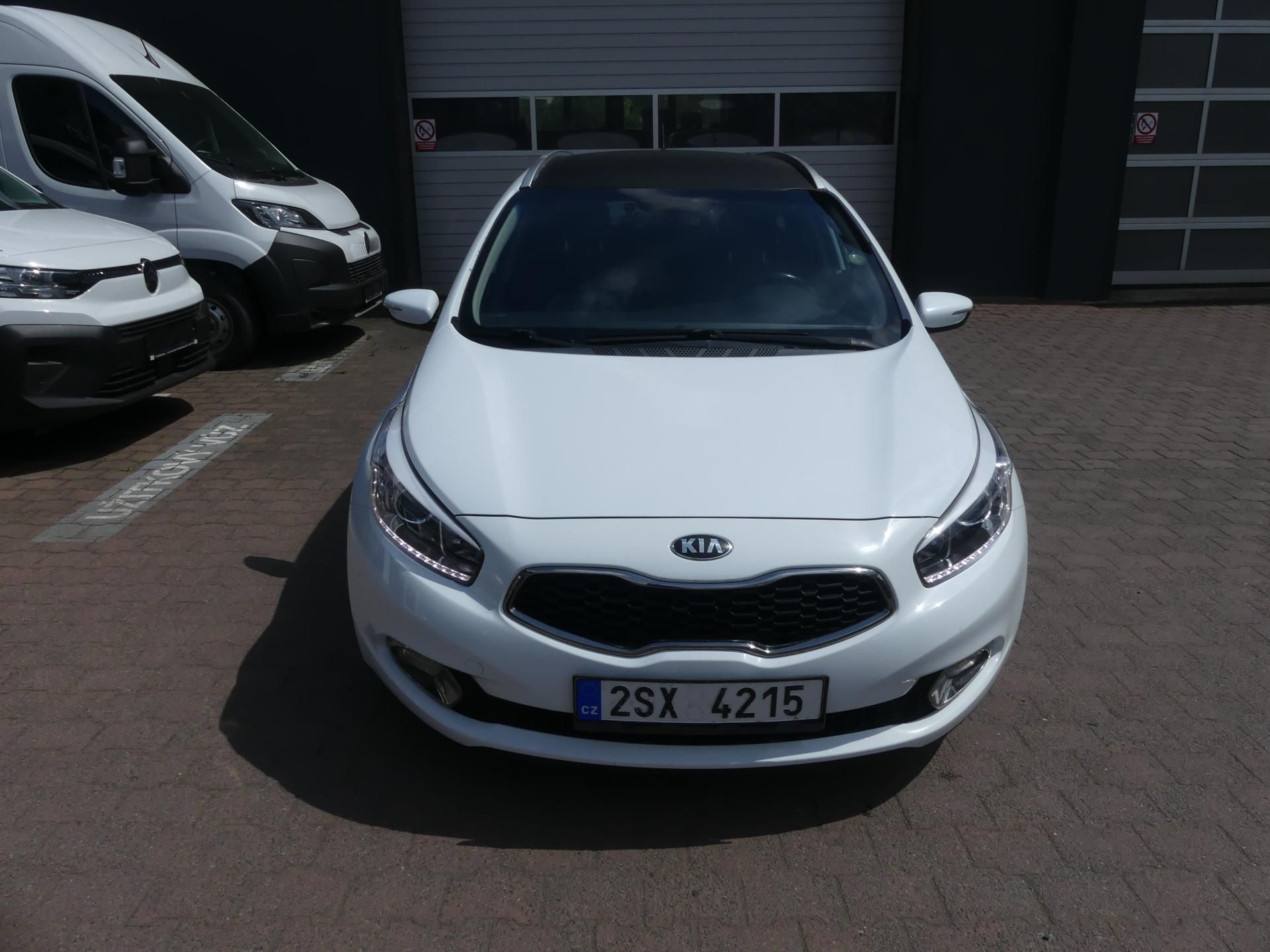 Kia Cee´d, 1,6 CRDi - fotka 2