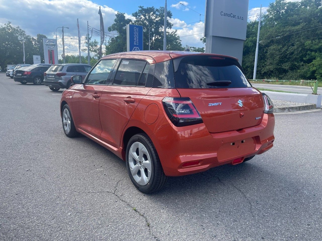 Suzuki Swift, Premium 1,2 DualJet automat - fotka 5