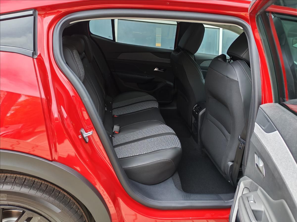 Peugeot 408, 1,2 ALLURE Hybrid 145 e-DCS6 - fotka 5
