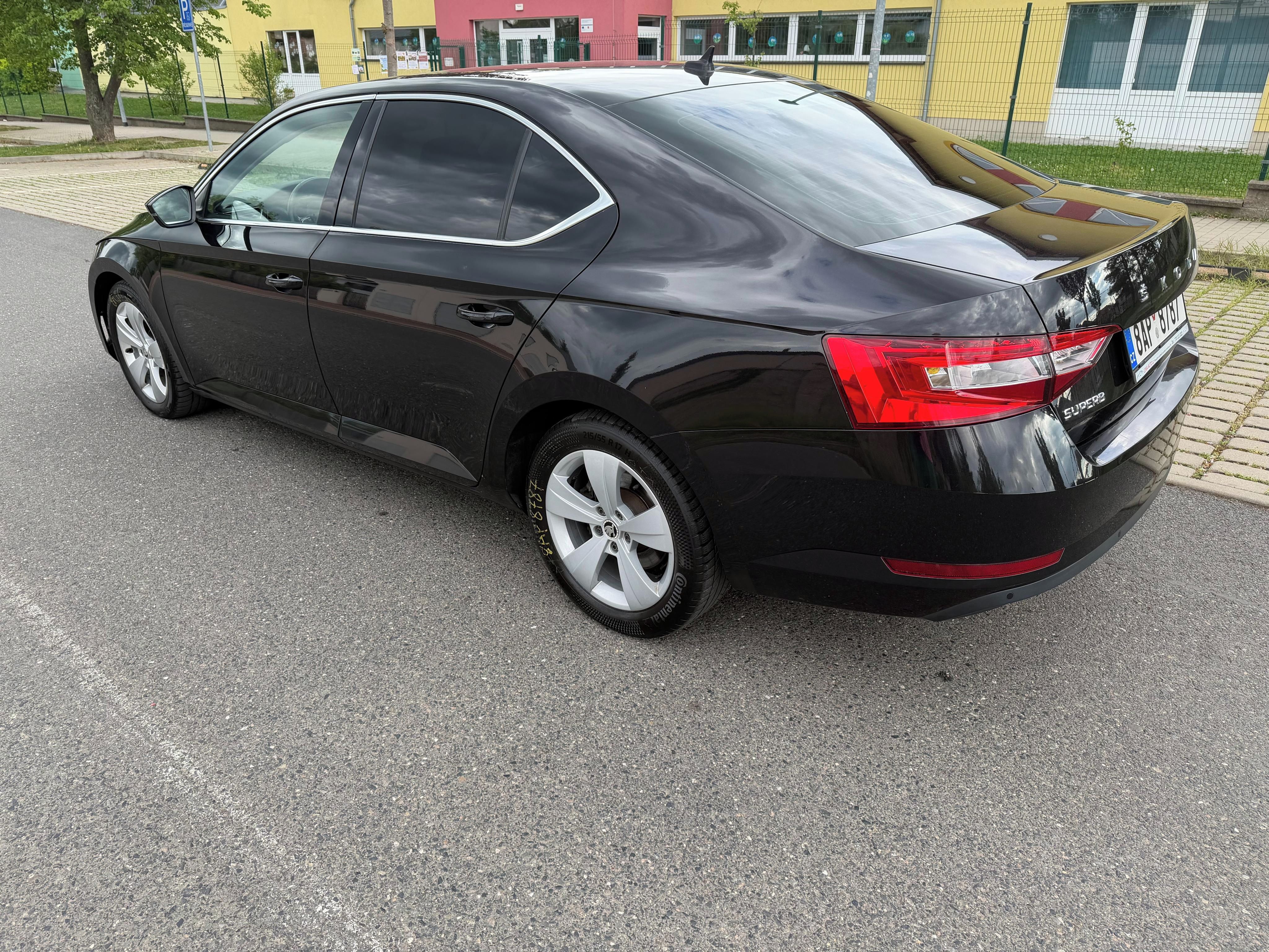 Škoda Superb, 2.0TDi, 110KW, DSG, KOUP. V ČR - fotka 2